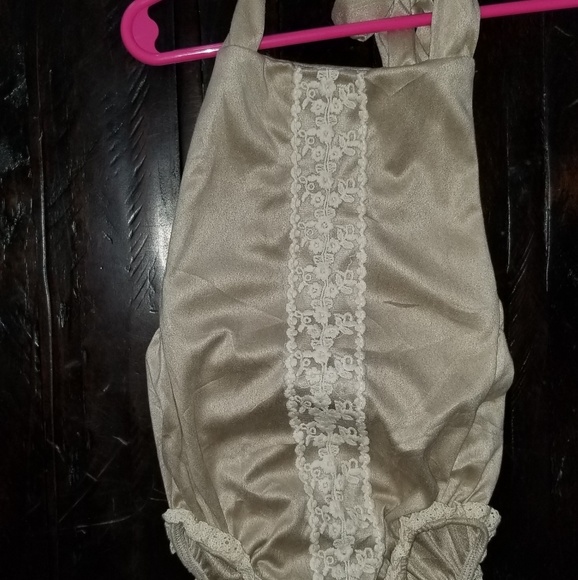 Bailey's Blossoms romper - Picture 1 of 1